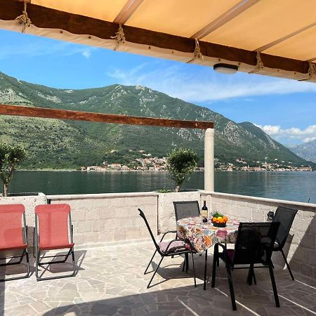 Sea Front 171 Apartment Kotor Exterior photo
