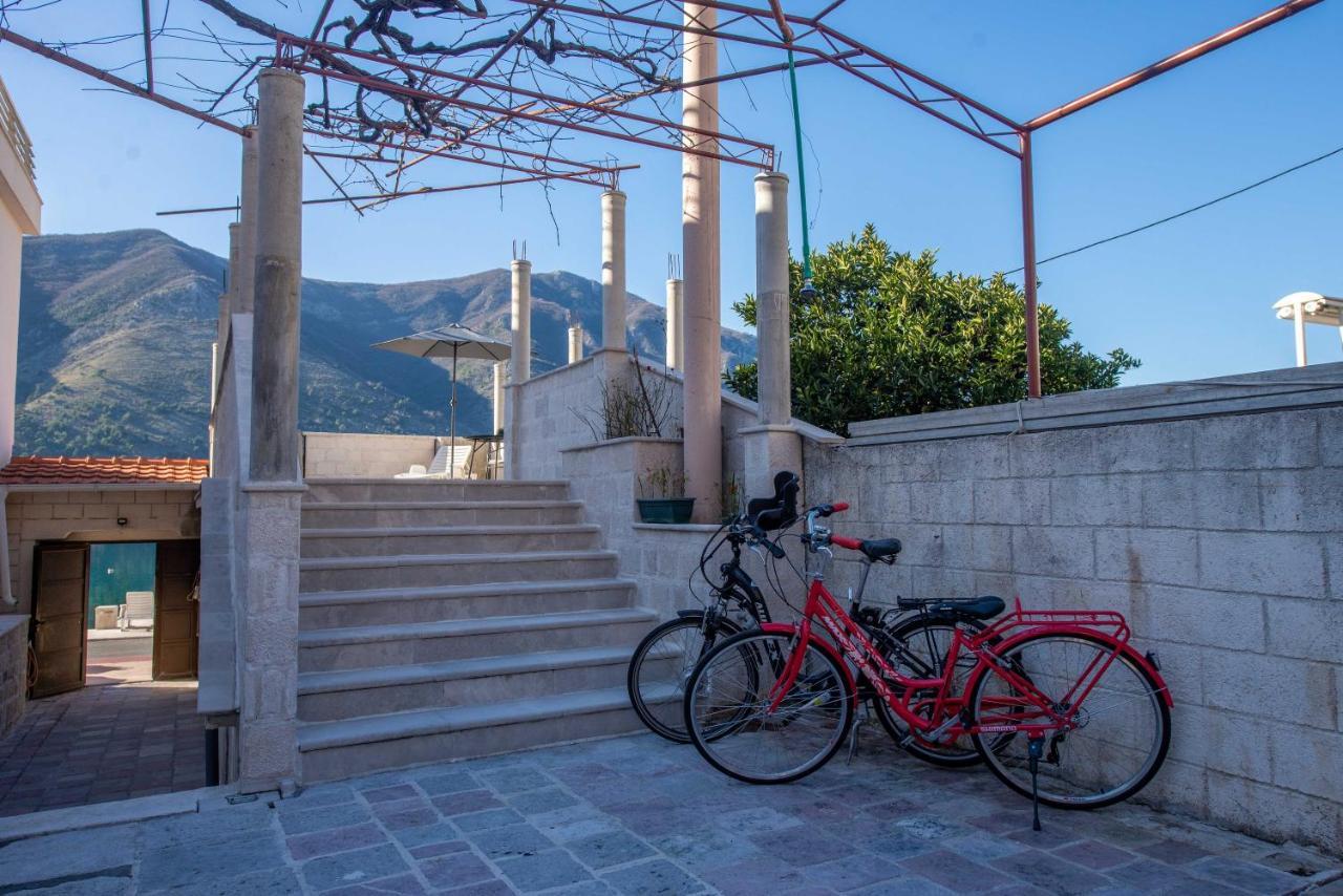 Sea Front 171 Apartment Kotor Exterior photo