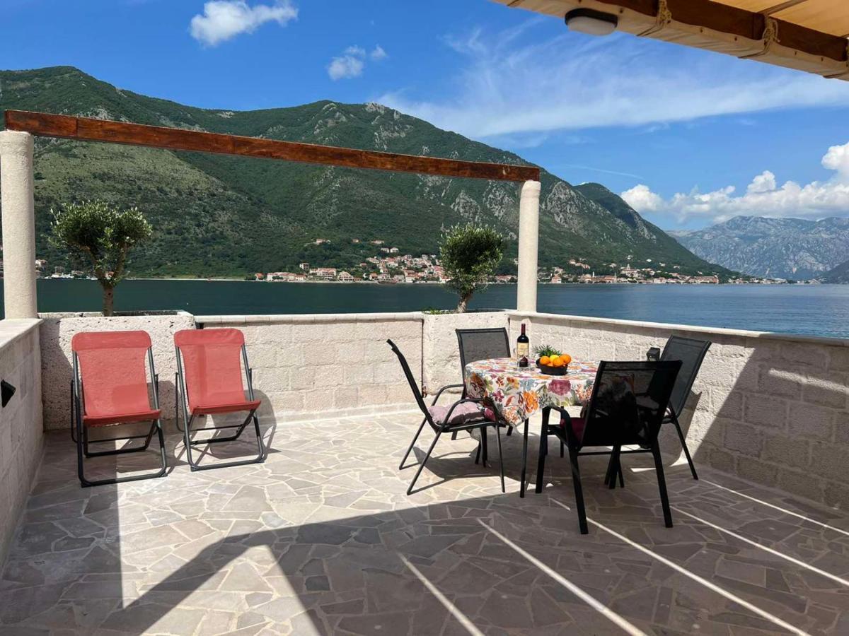 Sea Front 171 Apartment Kotor Exterior photo
